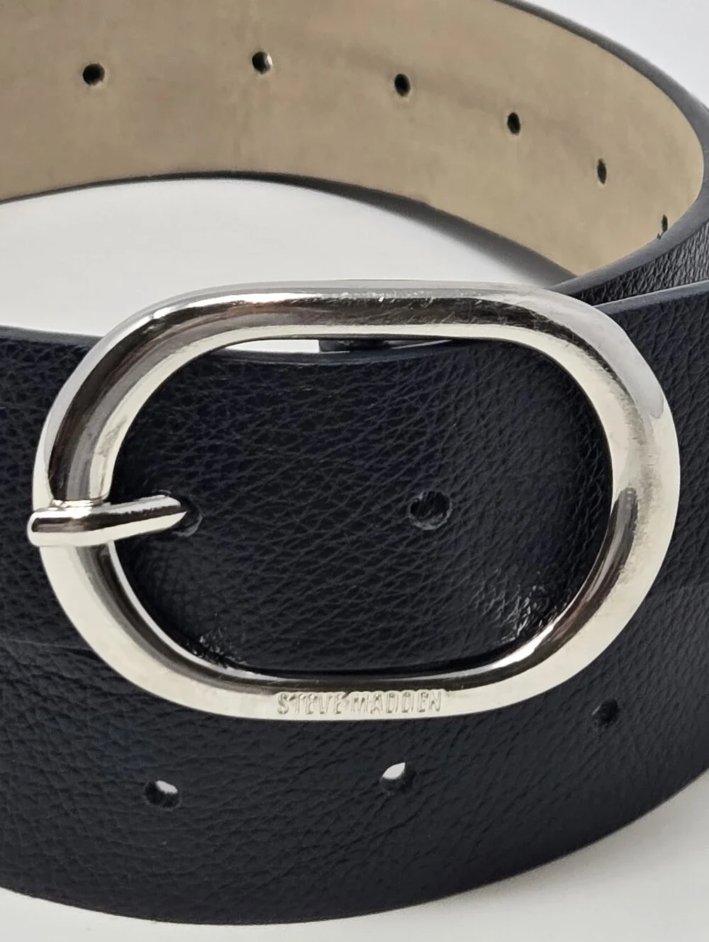 STEVE MADDEN BLACK FAUX LEATHER BELT OVAL SILVER BUCKLE WOMEN OS CLASSIC